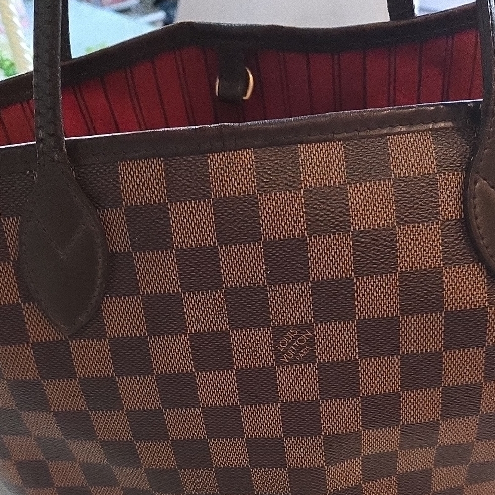 LV Neverfull Bag - Picture 2 of 15
